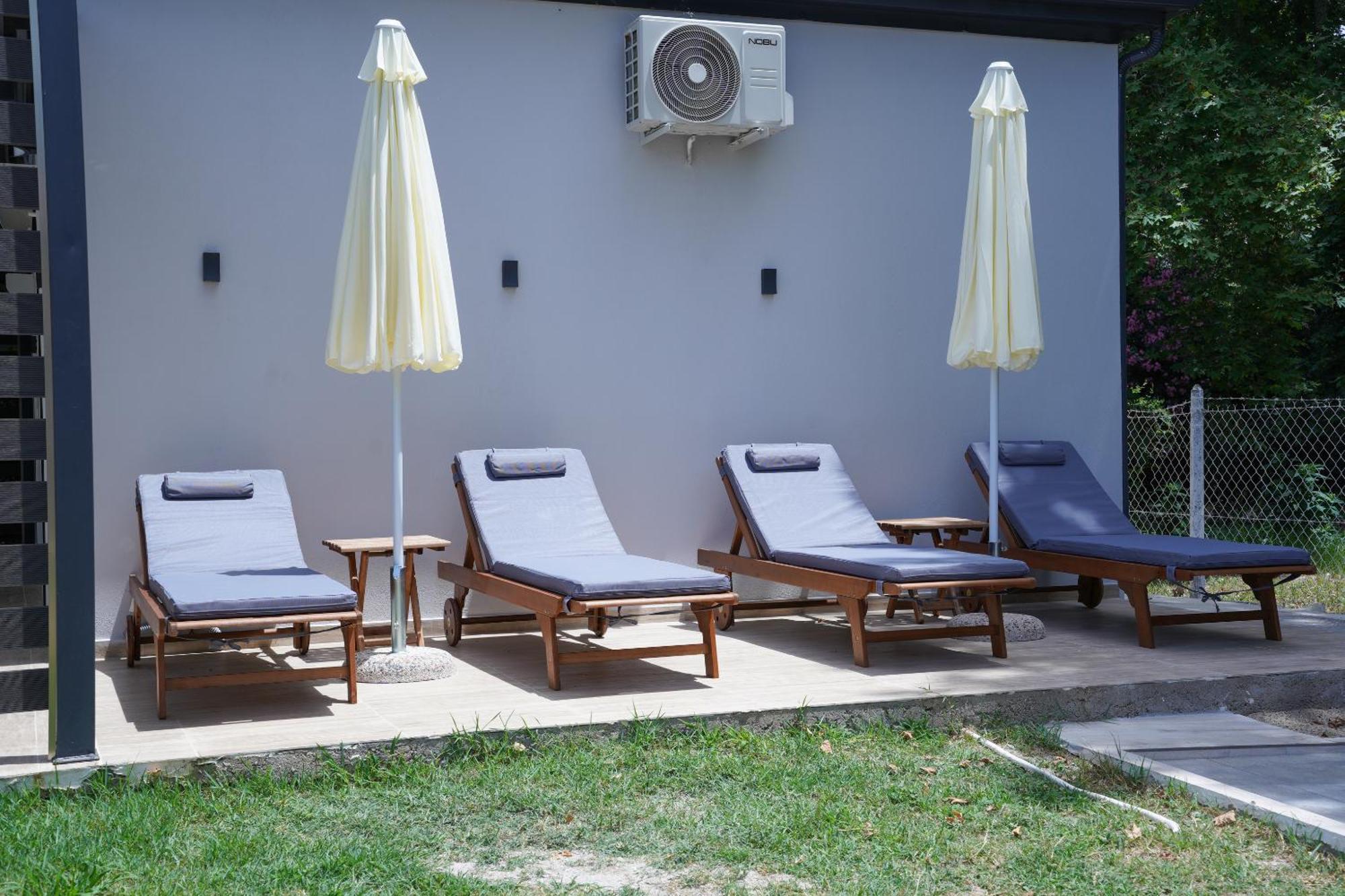 Sintrivanis Resort Beach Paralía Skotínis エクステリア 写真