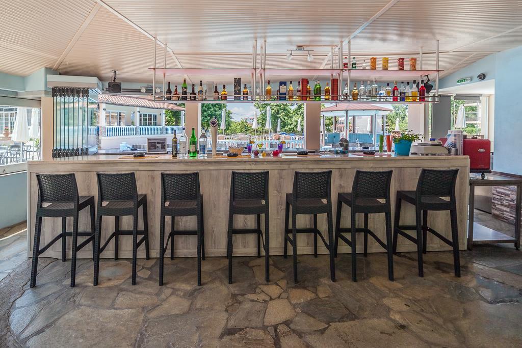 Sintrivanis Resort Beach Paralía Skotínis エクステリア 写真