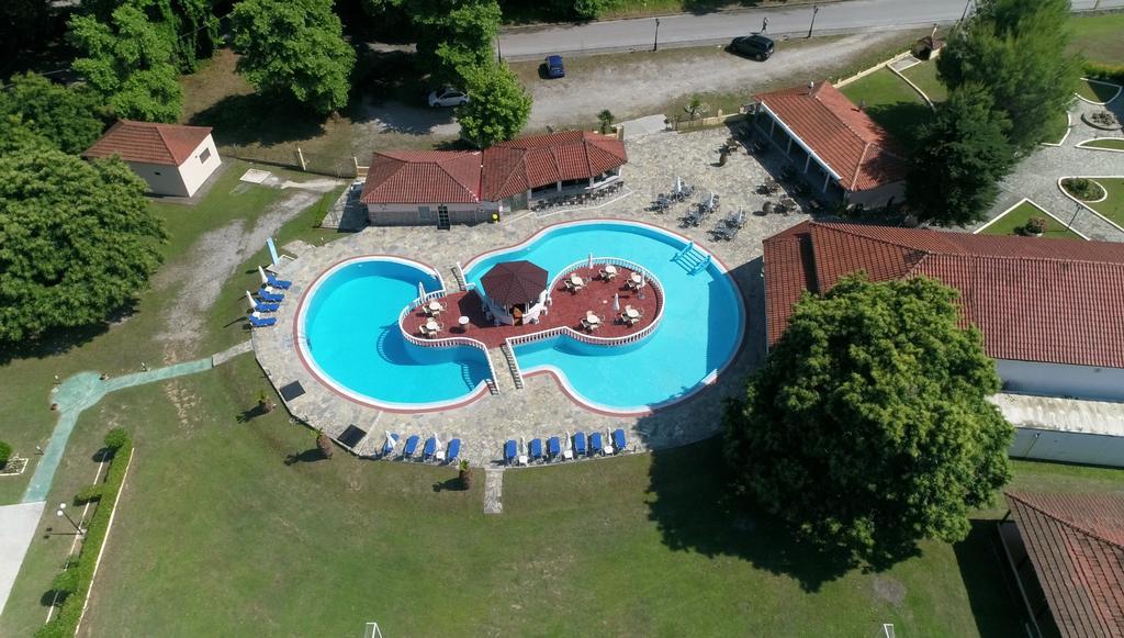 Sintrivanis Resort Beach Paralía Skotínis エクステリア 写真