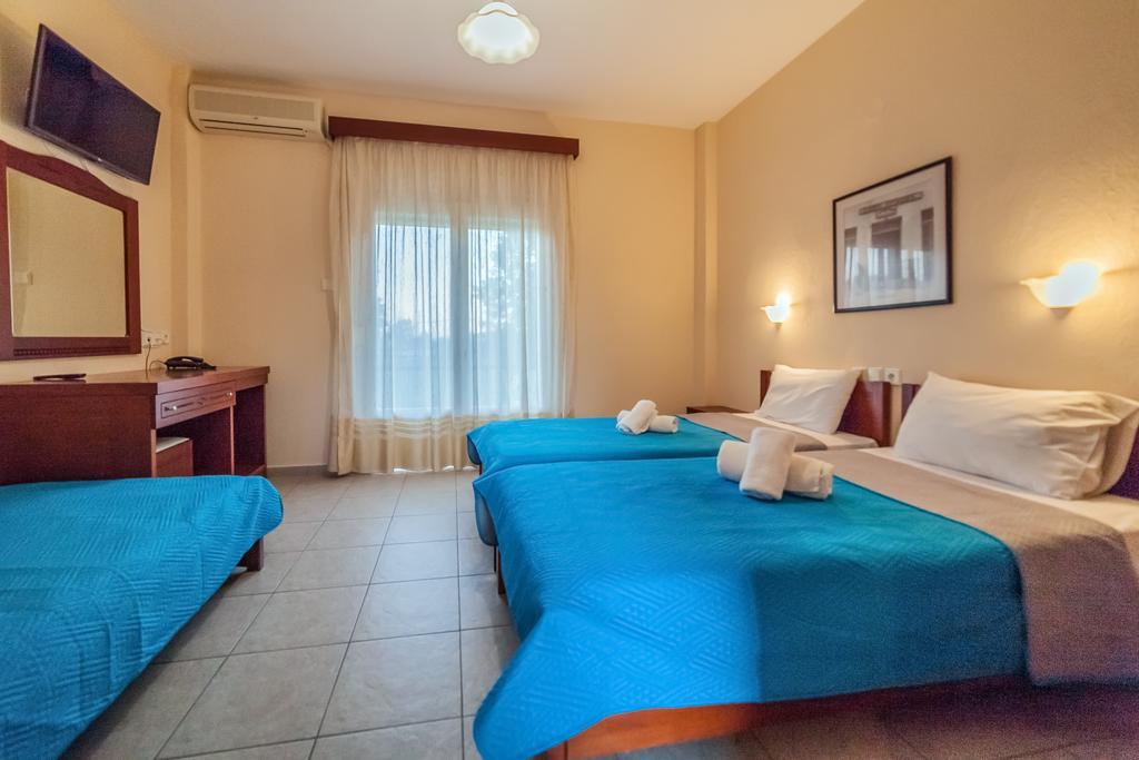 Sintrivanis Resort Beach Paralía Skotínis エクステリア 写真
